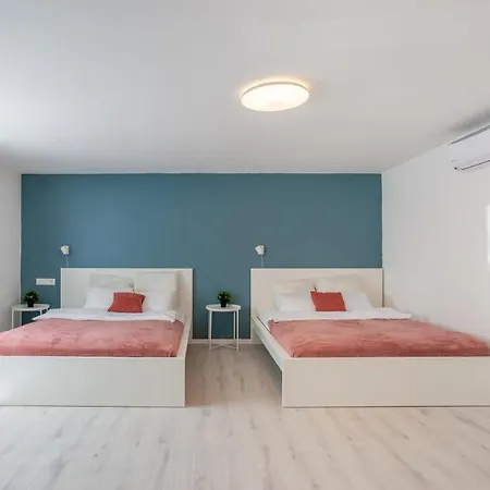 Apartman Kényelmes, légkondicionált ház medencével