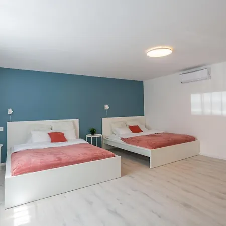 Apartman Kényelmes, légkondicionált ház medencével Siófok