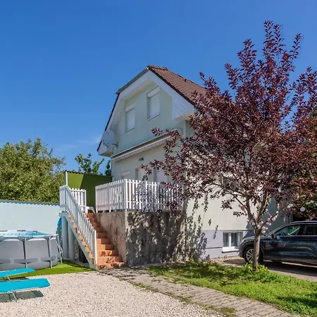 Apartman Kényelmes, légkondicionált ház medencével Siófok
