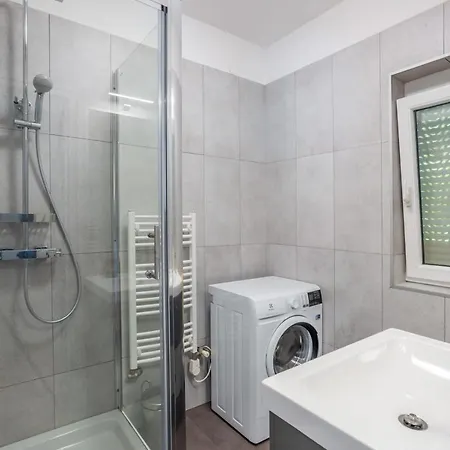 Kényelmes, légkondicionált ház medencével Apartman Siófok